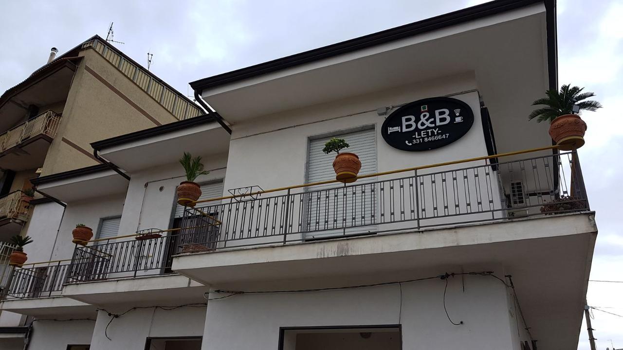 B & B Leti Battipaglia Buitenkant foto