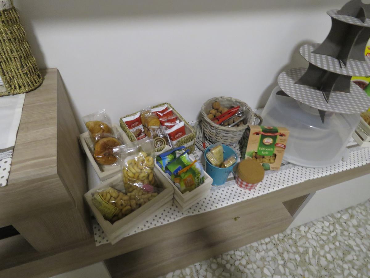 B & B Leti Battipaglia Buitenkant foto